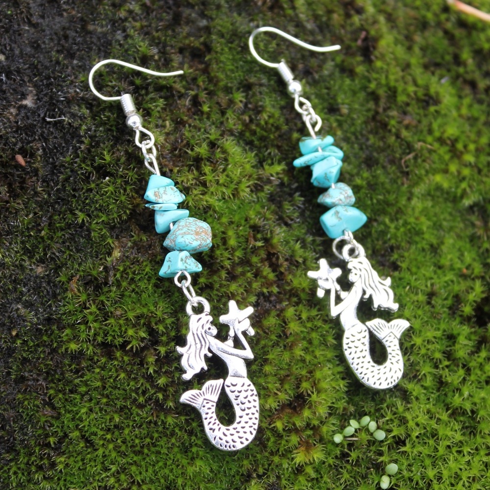 🧜‍♀️ Howlite turquoise mermaid dangles